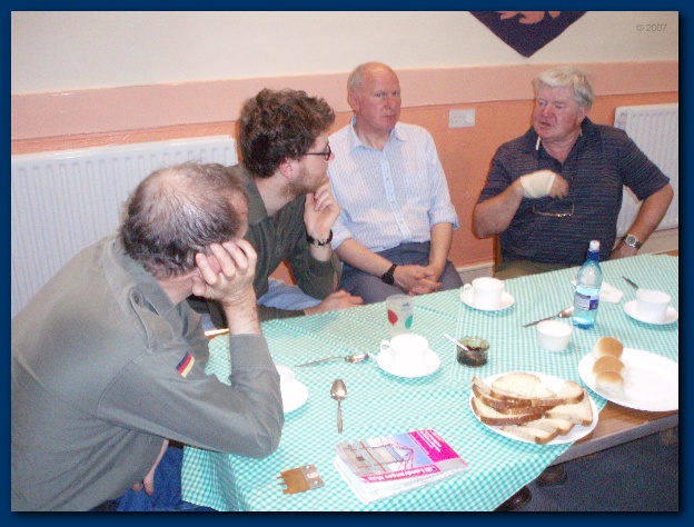 600x449 pixels (131K)